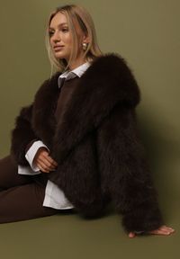 Born2be - Brązowa Kurtka Futerko z Kapturem i Kieszeniami Acantte. Okazja: na co dzień. Typ kołnierza: kaptur. Kolor: brązowy. Materiał: futro. Styl: elegancki, casual #3