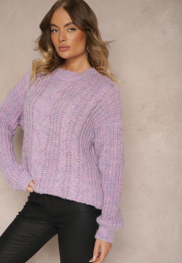 Renee - Fioletowy Sweter z Wełną Ozdobiony Tłoczeniem Ecrisevia. Okazja: na co dzień. Kolor: fioletowy. Materiał: wełna. Wzór: aplikacja. Styl: elegancki, casual