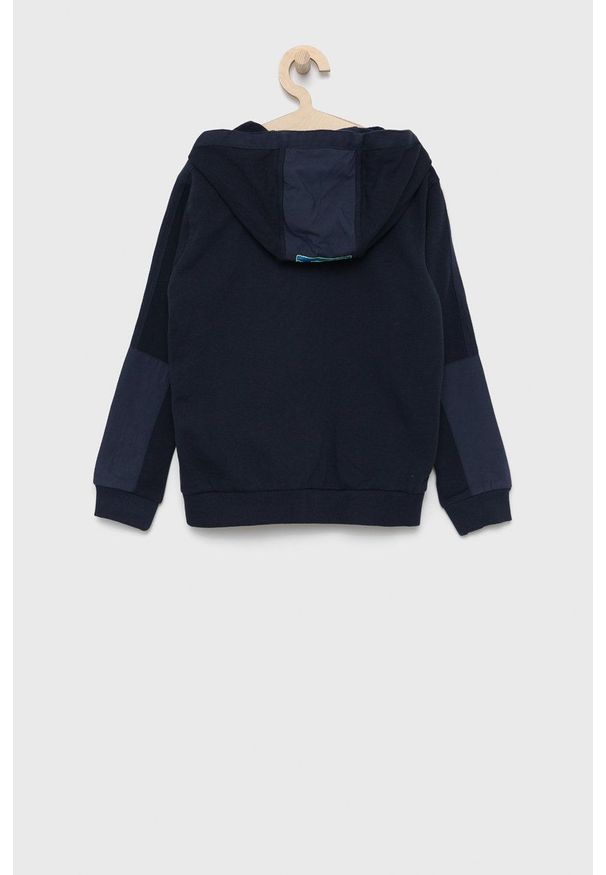 Guess bluza bawełniana dziecięca kolor granatowy z kapturem z nadrukiem. Okazja: na co dzień. Typ kołnierza: kaptur. Kolor: niebieski. Materiał: bawełna. Wzór: nadruk. Styl: casual