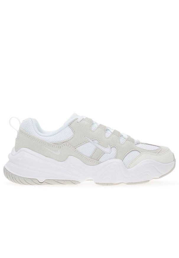Buty Nike Tech Hera DR9761-100 - biało-szare. Zapięcie: sznurówki. Kolor: biały, wielokolorowy, szary. Materiał: guma, materiał, skóra. Szerokość cholewki: normalna. Obcas: na platformie
