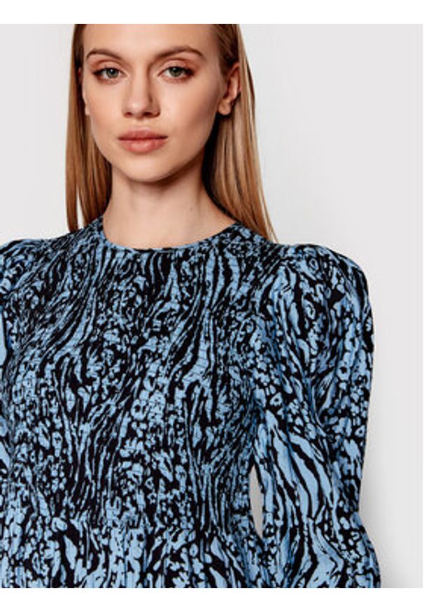 GESTUZ - Gestuz Sukienka codzienna Morianagz 10905840 Niebieski Regular Fit. Okazja: na co dzień. Kolor: niebieski. Materiał: wiskoza. Typ sukienki: proste. Styl: casual