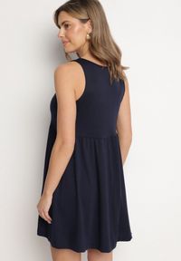 Born2be - Granatowa Sukienka o Rozkloszowanym Kroju na Szerokich Ramiączkach z Guzikami Jenovira. Okazja: na co dzień. Kolor: niebieski. Długość rękawa: na ramiączkach. Styl: casual #6