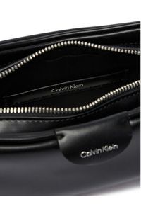 Calvin Klein Torebka Emblem Trio Top Handle Camera Ba LV04F3370G Czarny. Kolor: czarny. Materiał: skórzane #4