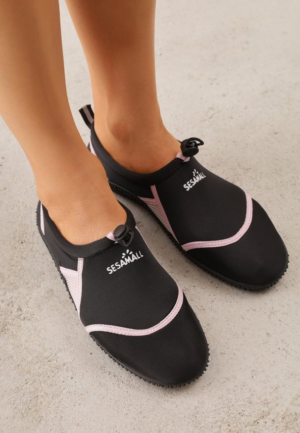Born2be - Czarno-Różowe Elastyczne Buty Sportowe do Wody Ralvie. Okazja: na plażę. Kolor: czarny. Materiał: bawełna, len. Sezon: lato