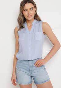 Born2be - Niebieska Wiskozowa Koszula Ozdobiona Kieszeniami Lumevare. Okazja: na co dzień. Kolor: niebieski. Materiał: wiskoza. Wzór: aplikacja. Styl: elegancki, casual #3