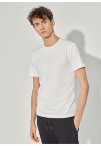 Ochnik - Biały basic T-shirt męski. Kolor: biały. Materiał: bawełna
