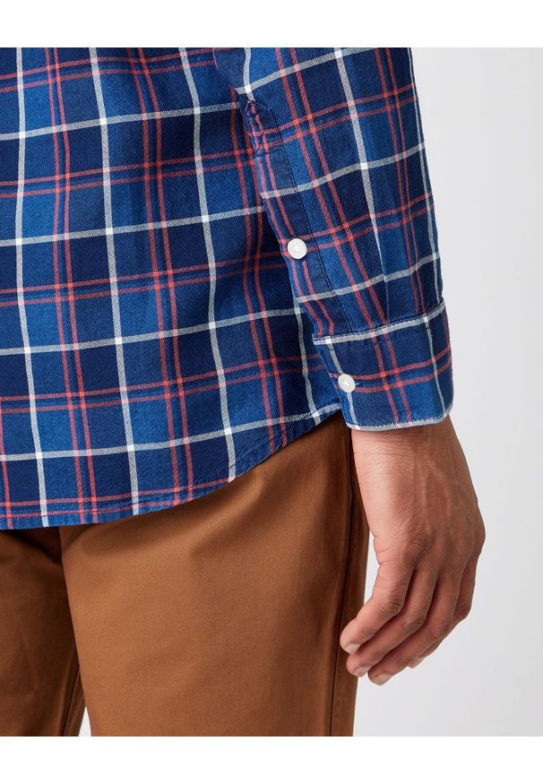 Wrangler - WRANGLER LS 1PKT SHIRT MĘSKA KOSZULA DŁUGI RĘKAW MID INDIGO W5A11BX8E 112141402. Długość rękawa: długi rękaw. Długość: długie