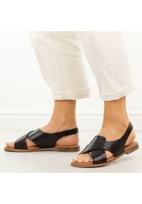 POTOCKI - Czarne płaskie sandały damskie Potocki 12798. Okazja: na spacer, na co dzień. Kolor: czarny. Materiał: skóra. Sezon: wiosna, lato. Styl: casual, elegancki, klasyczny, wakacyjny #1