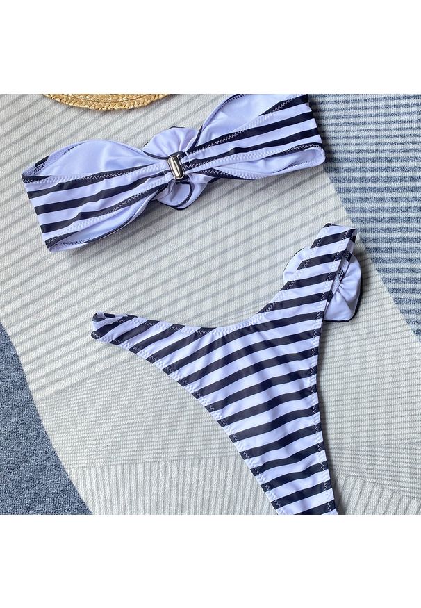 Intica - Bikini bez ramiączek z kwiatowym wzorem na lato Corella. Kolor: różowy. Materiał: tkanina, materiał. Wzór: kwiaty