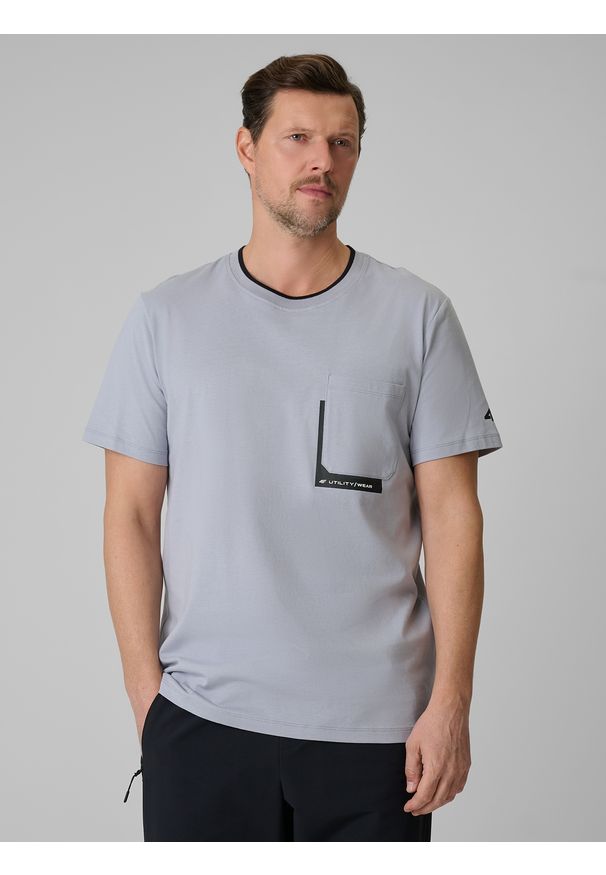 4f - 4F T-shirt regular z nadrukiem męski - szary L. Okazja: na co dzień. Kolor: szary. Materiał: dzianina, bawełna, materiał. Wzór: nadruk. Styl: klasyczny, casual