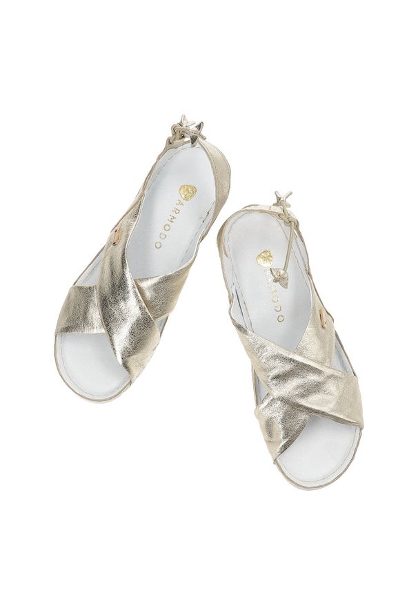 Złote Sandały Armodo Stylowe Obuwie Damskie. Okazja: na co dzień. Kolor: złoty. Materiał: skóra. Styl: elegancki