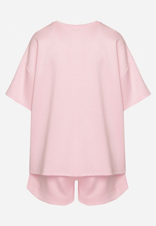 Born2be - Różowy Komplet Oversize z Wiskozą T-shirt i Szorty z Nadrukiem Liravella. Kolor: różowy. Materiał: wiskoza. Wzór: nadruk