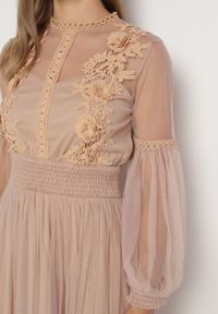 Born2be - Ciemnobeżowa Rozkloszowana Sukienka Tiulową z Koronką Llaudia. Kolor: beżowy. Materiał: tiul, koronka. Wzór: koronka #2