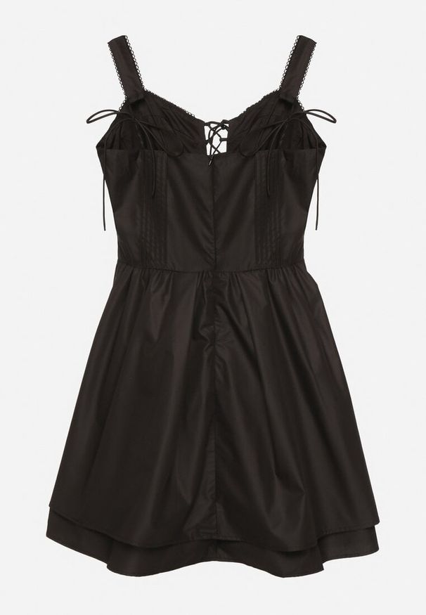 Born2be - Czarna Bawełniana Sukienka Vices w Rustykalnym Stylu z Wiązaniem Fenavira. Okazja: na co dzień. Kolor: czarny. Materiał: bawełna. Długość rękawa: na ramiączkach. Wzór: aplikacja. Styl: casual