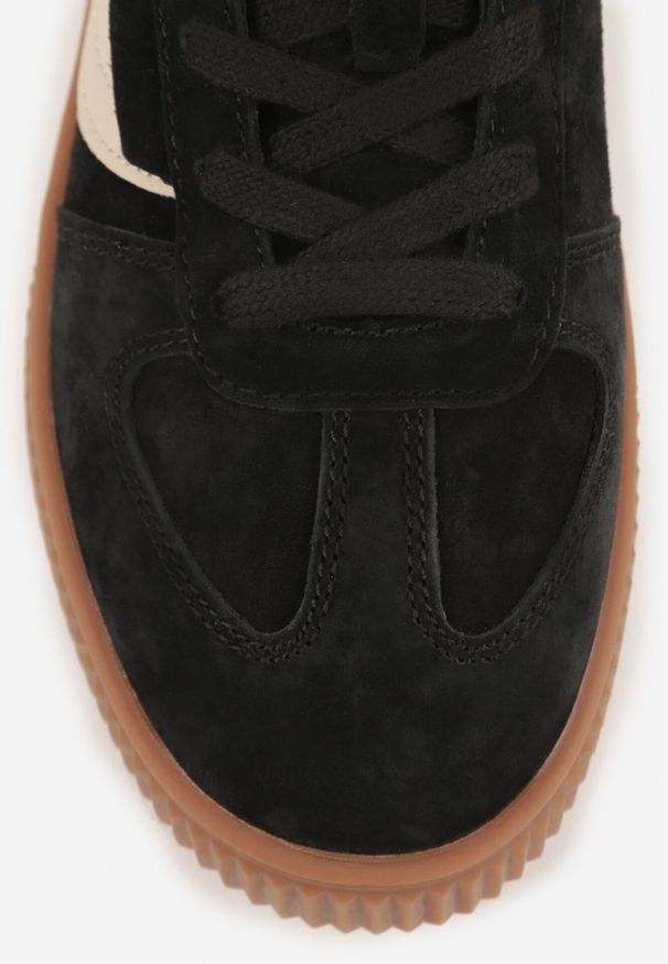Born2be - Czarne Zamszowe Sneakersy w Stylu Klasycznych Tenisówek ze Skórzaną Wkładką Riosera. Okazja: na co dzień. Kolor: czarny. Materiał: skóra, zamsz