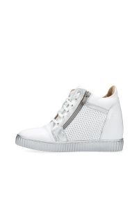 Arturo Vicci - Sneakersy biało srebrne na koturnie. Zapięcie: sznurówki. Kolor: biały. Materiał: skóra. Obcas: na koturnie #6