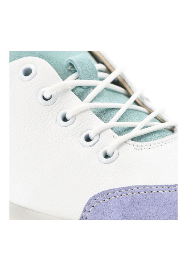 Białe Sneakersy Armodo Wygodne Sznurowane Obuwie Damskie. Okazja: na co dzień. Zapięcie: sznurówki. Kolor: biały. Materiał: skóra. Wzór: aplikacja