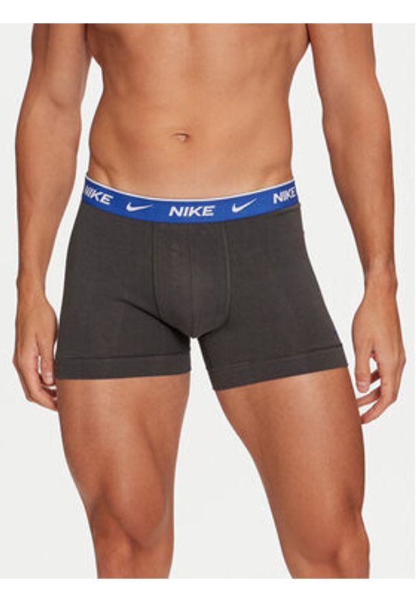 Nike Komplet 3 par bokserek 0000KE1008 Szary. Kolor: szary. Materiał: bawełna