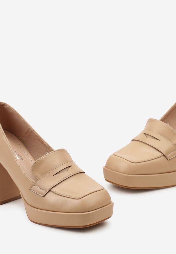 Born2be - Beżowe Czółenka na Słupku i Platformie z Kwadratowym Noskiem Famota. Okazja: na co dzień. Kolor: beżowy. Materiał: jeans. Obcas: na platformie. Styl: elegancki, casual