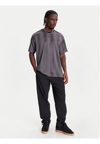 Adidas - adidas T-Shirt adicolor Jacquard JW5880 Szary Loose Fit. Kolor: szary. Materiał: syntetyk