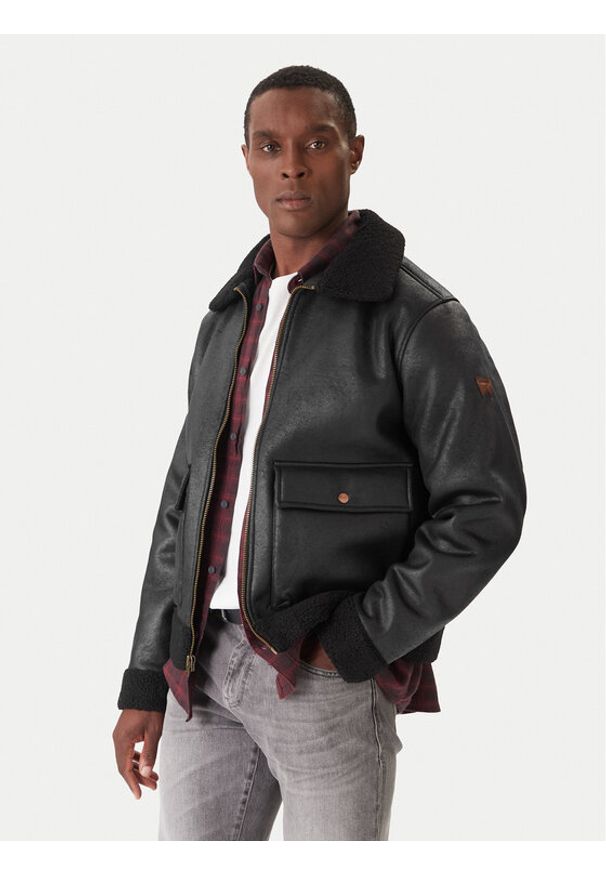 Wrangler Kurtka z imitacji skóry Shearling 112371854 Czarny Regular Fit. Kolor: czarny. Materiał: skóra