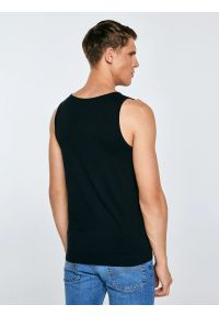 Big-Star - Koszulka męska bez rękawów czarna Dero 906. Okazja: na co dzień. Kolor: czarny. Materiał: dresówka, jeans. Długość rękawa: bez rękawów. Styl: sportowy, casual