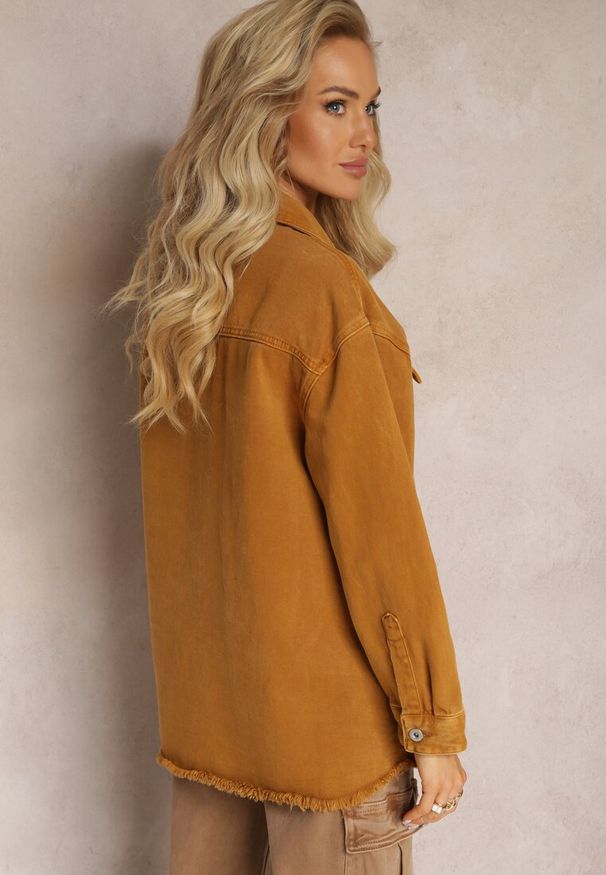 Renee - Brązowa Bawełniana Jeansowa Kurtka Oversize z Kieszeniami i Metalowymi Guzikami Malvo. Typ kołnierza: kołnierzyk klasyczny. Kolor: brązowy. Materiał: bawełna, jeans. Długość rękawa: długi rękaw. Długość: długie. Styl: klasyczny