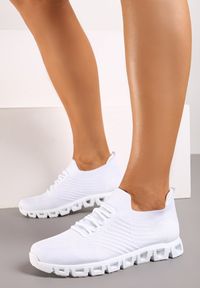 Born2be - Białe Buty Sportowe Savavia. Zapięcie: bez zapięcia. Kolor: biały. Materiał: guma, materiał. Obcas: na płaskiej podeszwie