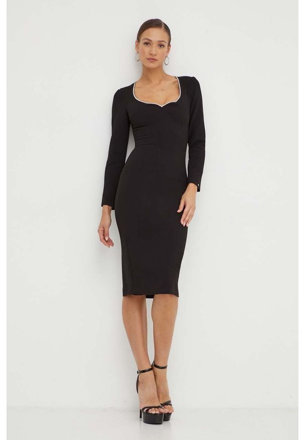 Nissa sukienka kolor czarny midi dopasowana. Typ kołnierza: dekolt w karo. Kolor: czarny. Materiał: tkanina. Typ sukienki: dopasowane. Długość: midi