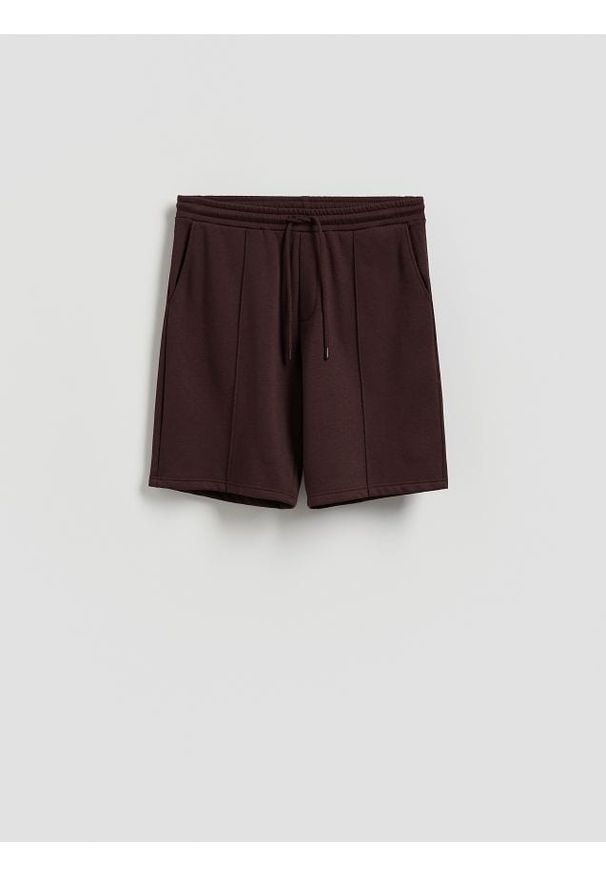 Reserved - Szorty regular fit z włóknem bambusowym - ciemnobrązowy. Kolor: brązowy. Materiał: włókno