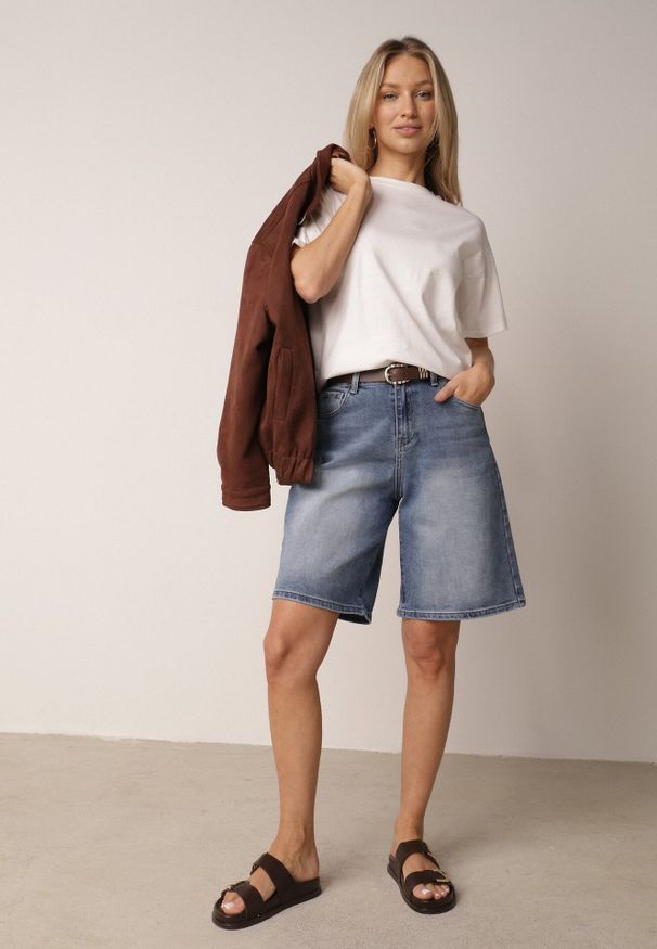 Born2be - Niebieskie Bawełniane Szorty Jeansowe Bermudy z Wysokim Stanem Avariel. Okazja: na co dzień, na randkę. Stan: podwyższony. Kolekcja: plus size. Kolor: niebieski. Materiał: jeans, bawełna. Styl: casual, klasyczny, elegancki