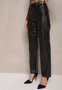 Renee - Czarne Spodnie z Ekoskóry o Prostym Kroju High Waist Arivra. Okazja: na co dzień. Stan: podwyższony. Kolor: czarny. Styl: elegancki, casual #4