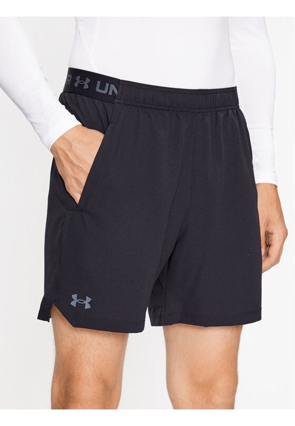 Under Armour Szorty sportowe Ua Vanish Woven 6In Shorts 1373718 Czarny Fitted Fit. Kolor: czarny. Materiał: syntetyk. Styl: sportowy