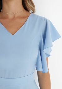 Born2be - Niebieska Rozkloszowana Sukienka Zdobiona Falbanami Emilienne. Okazja: na co dzień, na spacer. Kolor: niebieski. Materiał: jeans. Wzór: aplikacja. Typ sukienki: proste. Styl: klasyczny, casual, elegancki. Długość: maxi