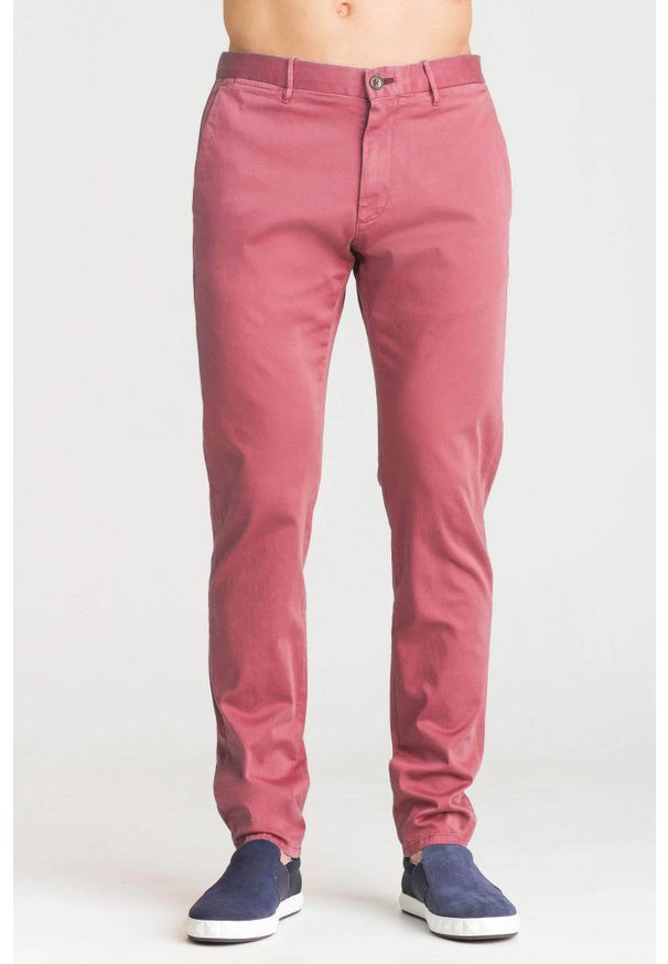 JOOP! Jeans - Różowe chinosy Joop Jeans Steen. Kolor: różowy. Materiał: skóra. Wzór: aplikacja
