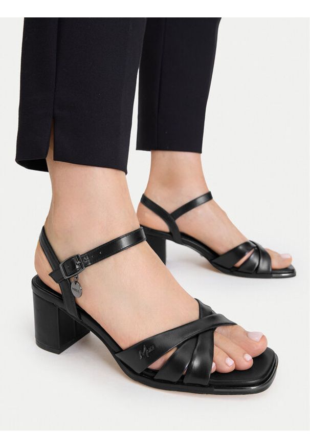 MEXX Sandały EO-WS1161-01 Czarny. Kolor: czarny. Materiał: skóra
