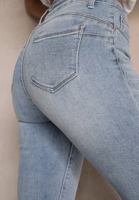 Renee - Jasnoniebieskie Jeansy Skinny z Bawełny Push-Up Carivira. Kolor: niebieski. Styl: elegancki #3