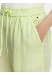 Tommy Jeans Spodnie materiałowe DW0DW22285 Zielony jasny Loose Fit. Kolor: zielony. Materiał: len #4