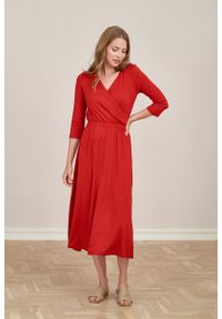 Marie Zélie - Sukienka Rita czerwień chili mikromodal. Typ kołnierza: dekolt kopertowy. Kolor: czerwony. Materiał: wiskoza, dzianina, elastan, włókno, skóra. Długość rękawa: krótki rękaw. Typ sukienki: proste, kopertowe #5