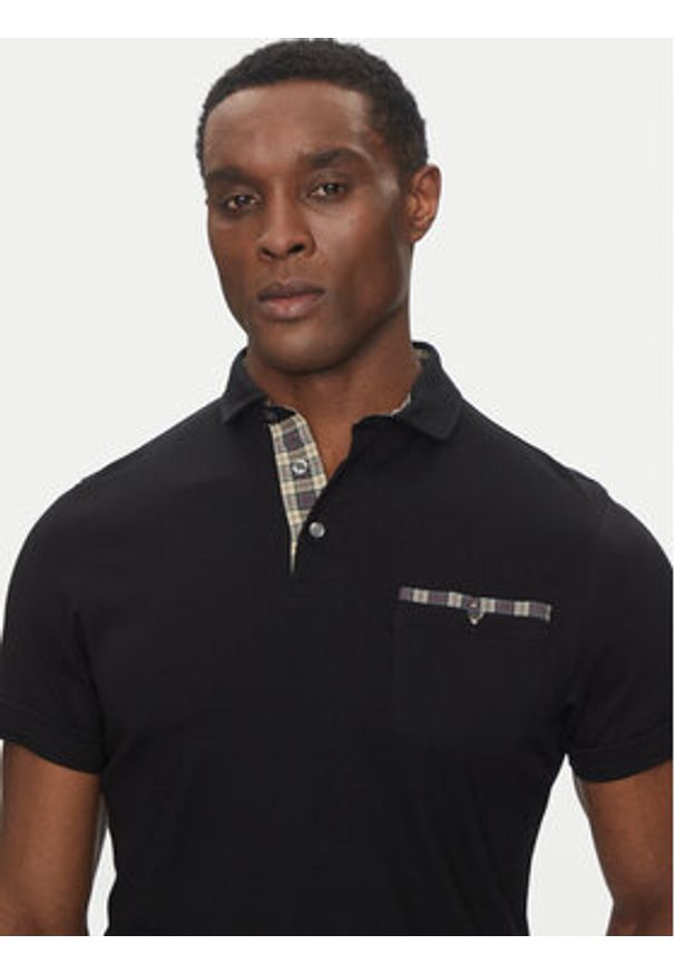 Barbour Polo Corpatch MML1071BK71 Czarny Tailored Fit. Typ kołnierza: polo. Kolor: czarny. Materiał: bawełna