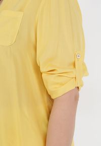 Born2be - Żółta Bluzka Fiber. Typ kołnierza: kołnierzyk stójkowy. Kolor: żółty. Materiał: jeans. Długość rękawa: długi rękaw. Długość: długie. Wzór: aplikacja, gładki #3