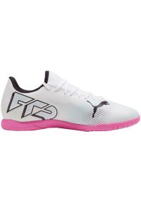 Buty piłkarskie Puma Future 7 Play It M 107727 01 białe. Kolor: biały. Materiał: guma, syntetyk, dzianina, skóra. Szerokość cholewki: normalna. Sport: piłka nożna