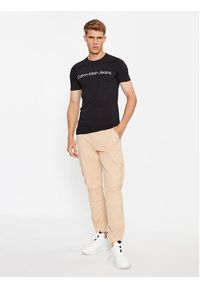 Calvin Klein Jeans T-Shirt J30J322552 Czarny Slim Fit. Kolor: czarny. Materiał: bawełna #5