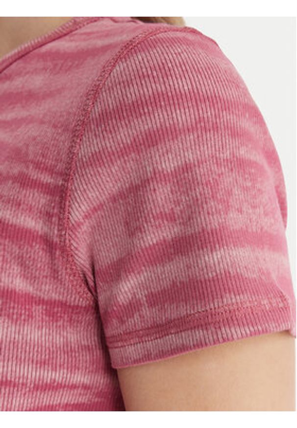 Guess T-Shirt W6RP42 KCTT1 Różowy Regular Fit. Kolor: różowy. Materiał: bawełna