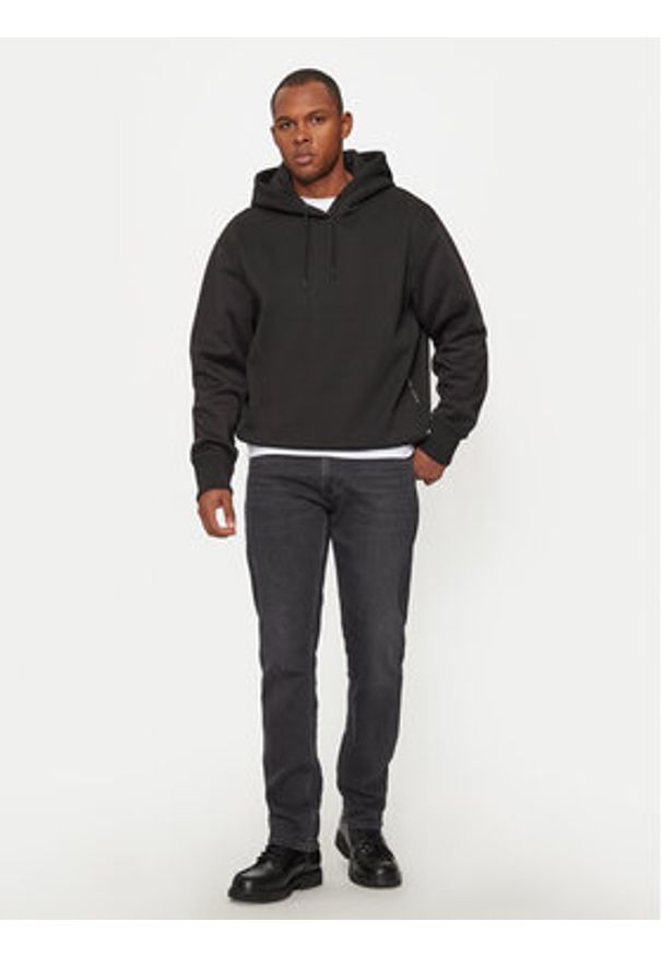 Calvin Klein Jeans Bluza J30J326776 Czarny Regular Fit. Kolor: czarny. Materiał: syntetyk