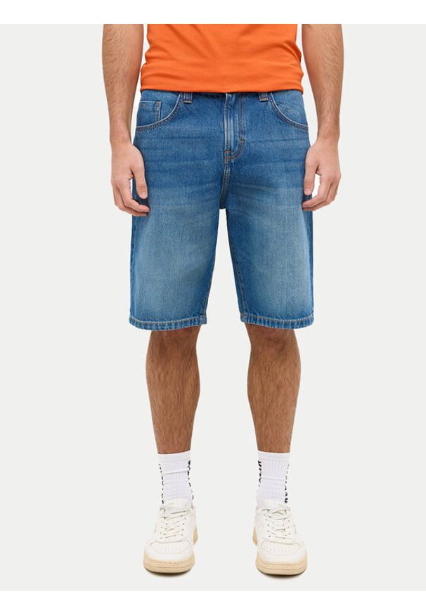 Mustang Szorty jeansowe Jackson 1016457 Niebieski Straight Fit. Kolor: niebieski. Materiał: bawełna