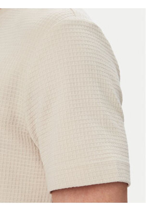 Hugo - HUGO T-Shirt Austin 50532011 Beżowy jasny Regular Fit. Kolor: beżowy. Materiał: syntetyk