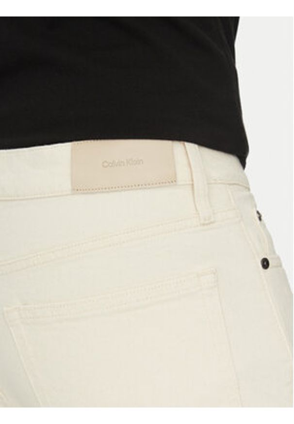 Calvin Klein Szorty jeansowe K10K114078 Écru Slim Fit. Materiał: bawełna