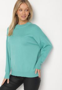 Born2be - Zielony Gładki Sweter z Rękawami Typu Nietoperz Ralanevia. Okazja: do pracy, na co dzień. Kolor: zielony. Wzór: gładki. Styl: casual #5
