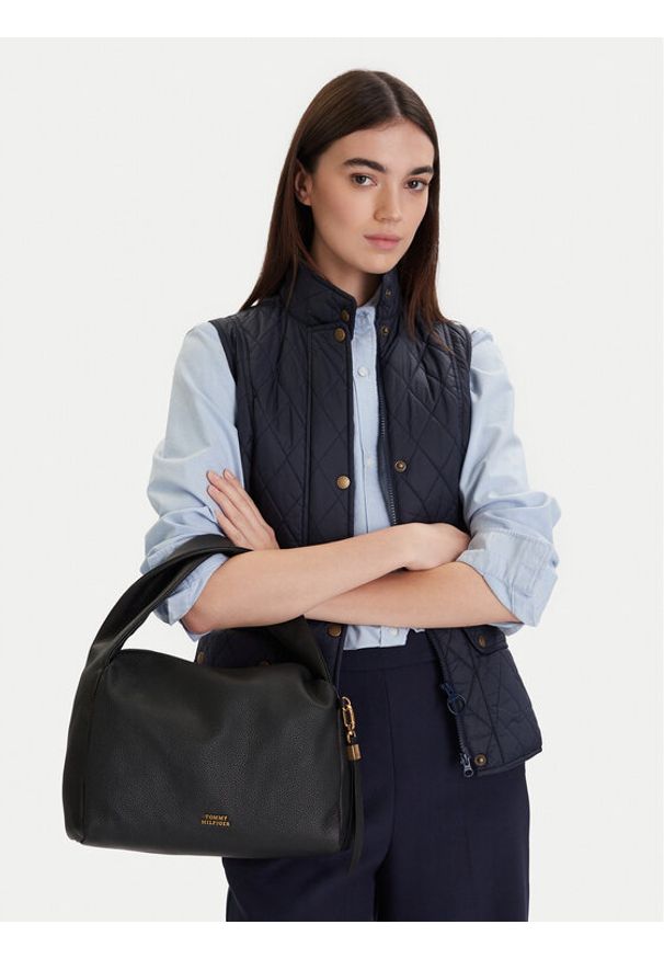 TOMMY HILFIGER - Tommy Hilfiger Torebka City Leather Shoulder Bag AW0AW18152 Czarny. Kolor: czarny. Materiał: skórzane